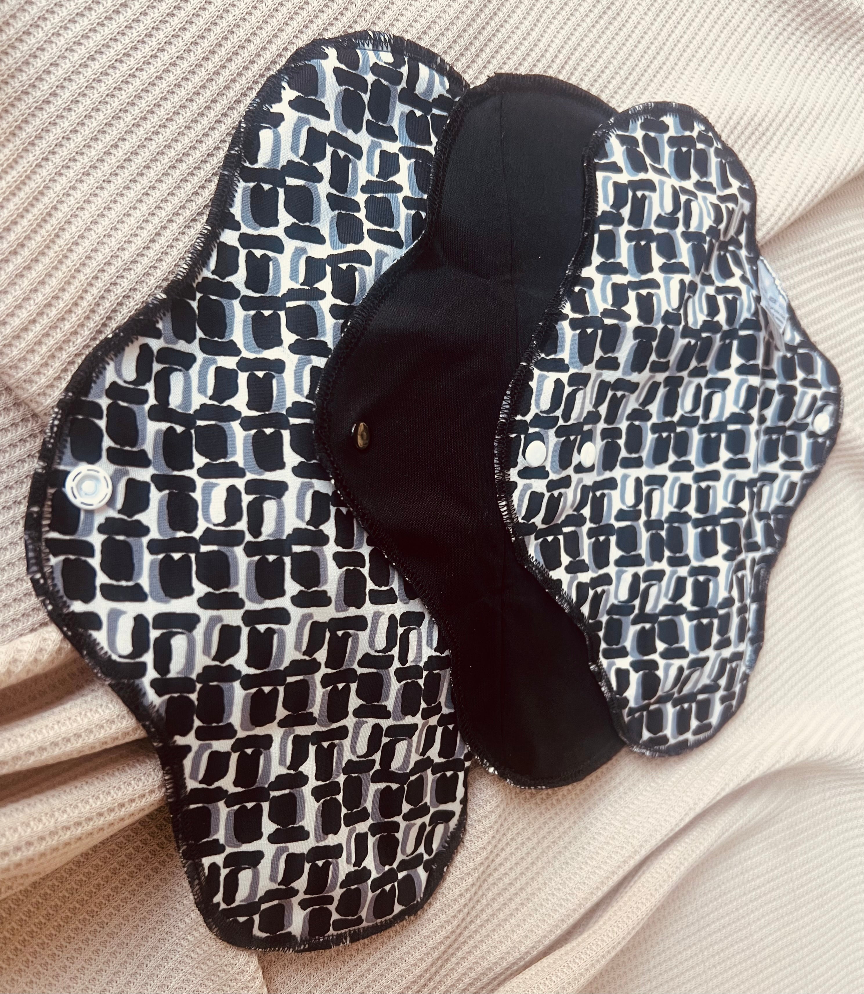 Earth Sister Nolwazi Flourish Pads